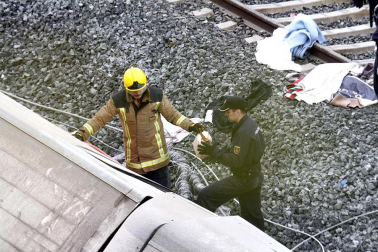 Un tren Alvia que unía Madrid y Ferrol ha descarrilado este miércoles cerca de Santiago de Compostela