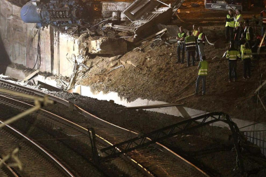 Un tren Alvia que unía Madrid y Ferrol ha descarrilado este miércoles cerca de Santiago de Compostela