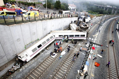 Un tren Alvia que unía Madrid y Ferrol ha descarrilado este miércoles cerca de Santiago de Compostela