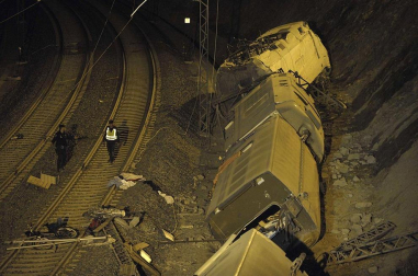 Un tren Alvia que unía Madrid y Ferrol ha descarrilado este miércoles cerca de Santiago de Compostela