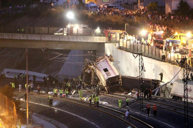 Un tren Alvia que unía Madrid y Ferrol ha descarrilado este miércoles cerca de Santiago de Compostela