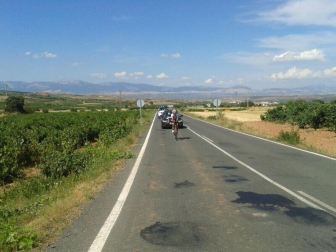 Mikel Azparren logró hacer el Camino de Santiago en poco más de 24 horas. El ciclista cumplió el reto de llegar desde Roncesvalles hasta Santiago en 24 horas y 56 minutos, después de estar pedaleando toda la noche.