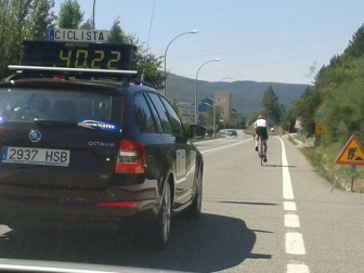 Mikel Azparren logró hacer el Camino de Santiago en poco más de 24 horas. El ciclista cumplió el reto de llegar desde Roncesvalles hasta Santiago en 24 horas y 56 minutos, después de estar pedaleando toda la noche.