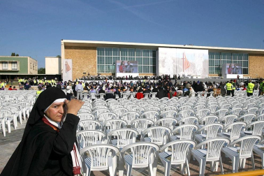 522 religiosos, 29 de ellos navarros y casi todos asesinados durante la Guerra Civil española, han sido beatificados en Tarragona ante unas 25.000 personas.