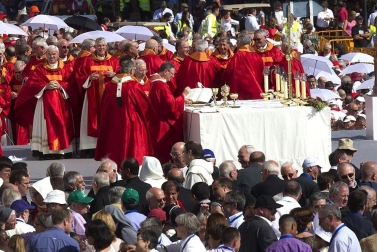 522 religiosos, 29 de ellos navarros y casi todos asesinados durante la Guerra Civil española, han sido beatificados en Tarragona ante unas 25.000 personas.