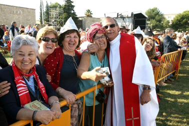 522 religiosos, 29 de ellos navarros y casi todos asesinados durante la Guerra Civil española, han sido beatificados en Tarragona ante unas 25.000 personas.