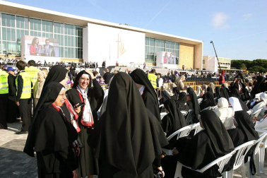 522 religiosos, 29 de ellos navarros y casi todos asesinados durante la Guerra Civil española, han sido beatificados en Tarragona ante unas 25.000 personas.