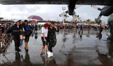 Miles de personas han perdido la vida en la ciudad de Tacloban, la capital de la provincia de Leyte, centro del país, tras el paso del tifón Haiyan por el archipiélago.