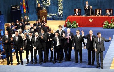 El exseleccionador de fútbol Luis Aragonés, figura histórica del fútbol español y ganador de una Eurocopa en 2008 con el combinado nacional, ha fallecido esta madrugada a los 75 años en la clínica Cemtro de Madrid, según confirmó a Radio Nacional de España el doctor Pedro Guillén.
