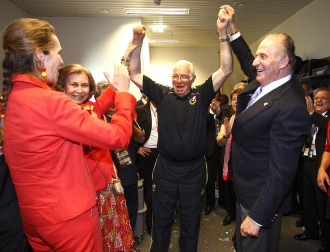 El exseleccionador de fútbol Luis Aragonés, figura histórica del fútbol español y ganador de una Eurocopa en 2008 con el combinado nacional, ha fallecido esta madrugada a los 75 años en la clínica Cemtro de Madrid, según confirmó a Radio Nacional de España el doctor Pedro Guillén.