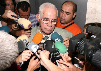 El exseleccionador de fútbol Luis Aragonés, figura histórica del fútbol español y ganador de una Eurocopa en 2008 con el combinado nacional, ha fallecido esta madrugada a los 75 años en la clínica Cemtro de Madrid, según confirmó a Radio Nacional de España el doctor Pedro Guillén.
