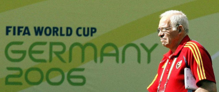 El exseleccionador de fútbol Luis Aragonés, figura histórica del fútbol español y ganador de una Eurocopa en 2008 con el combinado nacional, ha fallecido esta madrugada a los 75 años en la clínica Cemtro de Madrid, según confirmó a Radio Nacional de España el doctor Pedro Guillén.