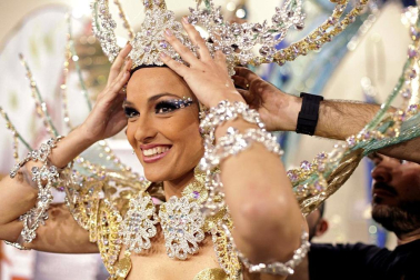 Candidatas y espectáculo de la elección de la reina del Carnaval 2014 en Las Palmas de Gran Canaria, certamen dedicado al "Mundo de las Fantasía" que fue ganado por la joven Cindy Klein con el diseño '¡El cielo es el límite!', de Fernando Méndez.