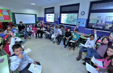 El centro de la Rochapea protagoniza el 'Cole a cole' del Diario Escolar del 6 de mayo de 2014.