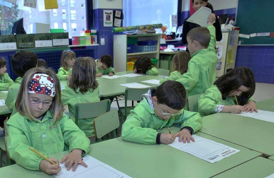 El centro de la Rochapea protagoniza el 'Cole a cole' del Diario Escolar del 6 de mayo de 2014.