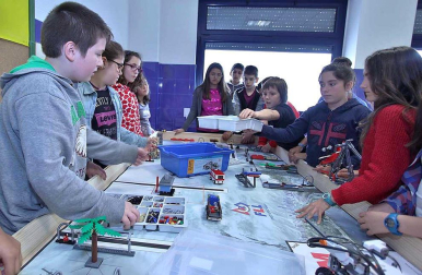 El centro de la Rochapea protagoniza el 'Cole a cole' del Diario Escolar del 6 de mayo de 2014.