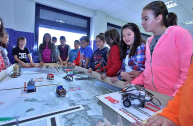 El centro de la Rochapea protagoniza el 'Cole a cole' del Diario Escolar del 6 de mayo de 2014.