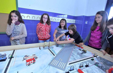 El centro de la Rochapea protagoniza el 'Cole a cole' del Diario Escolar del 6 de mayo de 2014.
