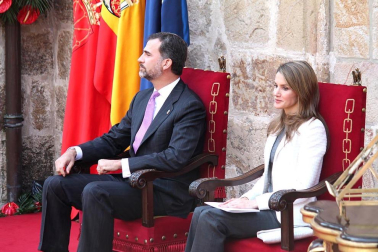 Los Príncipes de Asturias han presidido el acto de entrega del premio Príncipe de Viana de la Cultura al filósofo Daniel Innerarity.
