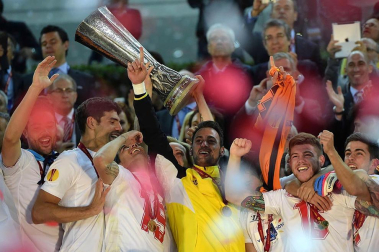 Sevilla y Benfica disputaron en Turín (Italia) la final de la Liga Europa. Venció el conjunto español tras ganar en los penaltis (4-2) una vez que el encuentro finalizó con 0-0.