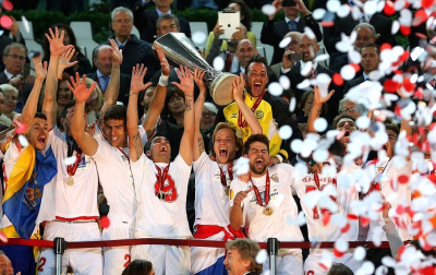 Sevilla y Benfica disputaron en Turín (Italia) la final de la Liga Europa. Venció el conjunto español tras ganar en los penaltis (4-2) una vez que el encuentro finalizó con 0-0.