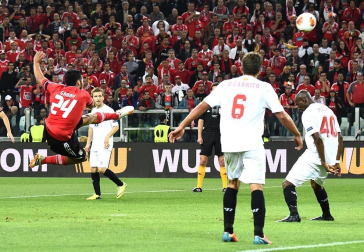 Sevilla y Benfica disputaron en Turín (Italia) la final de la Liga Europa. Venció el conjunto español tras ganar en los penaltis (4-2) una vez que el encuentro finalizó con 0-0.