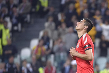 Sevilla y Benfica disputaron en Turín (Italia) la final de la Liga Europa. Venció el conjunto español tras ganar en los penaltis (4-2) una vez que el encuentro finalizó con 0-0.