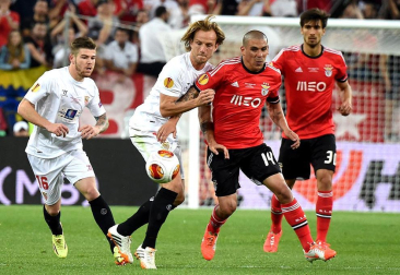 Sevilla y Benfica disputaron en Turín (Italia) la final de la Liga Europa. Venció el conjunto español tras ganar en los penaltis (4-2) una vez que el encuentro finalizó con 0-0.