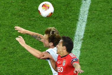 Sevilla y Benfica disputaron en Turín (Italia) la final de la Liga Europa. Venció el conjunto español tras ganar en los penaltis (4-2) una vez que el encuentro finalizó con 0-0.