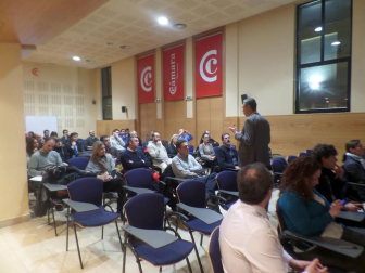 La Asociación de Antiguos Alumnos del IE Business School en Navarra invitó al experto en nuevas tecnologías Enrique Dans a impartir la conferencia “Enredándonos: la red y la proyección de la persona”.