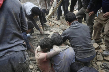 Un terremoto de 7,9 ha sacudido este sábado Nepal