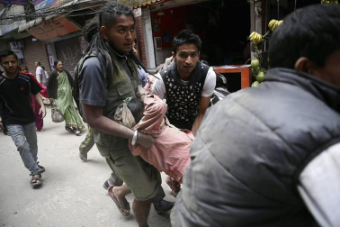 Un terremoto de 7,9 ha sacudido este sábado Nepal
