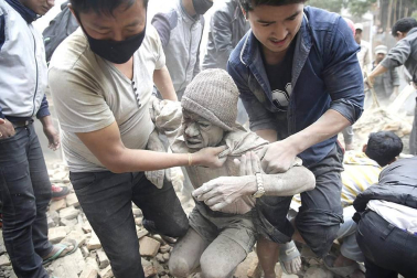 Un terremoto de 7,9 ha sacudido este sábado Nepal