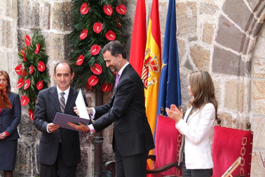 Los Príncipes de Asturias han presidido el acto de entrega del premio Príncipe de Viana de la Cultura al filósofo Daniel Innerarity.