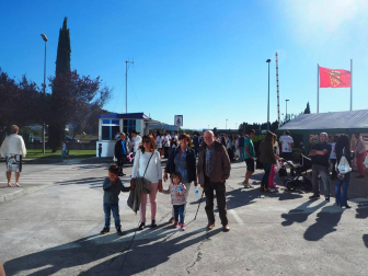 650 familiares y empleados de esta empresa del Grupo Faurecia celebraron este domingo el Día de la integración con una jornada de puertas abiertas.
