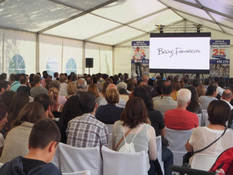 650 familiares y empleados de esta empresa del Grupo Faurecia celebraron este domingo el Día de la integración con una jornada de puertas abiertas.
