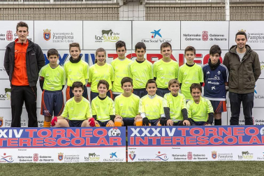 Liceo Monjardín. Mikel Sanzo e Íñigo Luis entrenan al equipo de Javier Oyárzun, Mario Sastre, Diego Tagua, Íñigo Aguirre, Íñigo Alberro, Fernando Urdánoz, Sonia Fernández, Pablo Moncosi, Mikel San Gregorio, Aitor Balbas, Sergio Oteo, Jaime Couceiro, Daniel Cicero y Miguel Oñatevía.