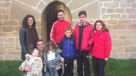 El ayuntamiento de Biurrun-Olcoz ya ha instalado en la Torre de Olcoz su nueva exposición temporal elaborada con figuras y maquetas de Playmobil. Se trata de la cuarta edición, que trae como novedad la colaboración con el banco de alimentos: a la entrada, los visitantes tienen la posibilidad de depositar un kilo de comida no perecedera. Esta nueva exposición permanecerá abierta hasta el próximo 31 de enero de 2015.