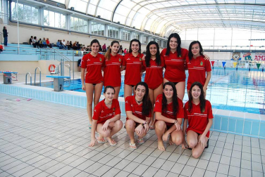 La piscina olímpica de la Ciudad deportiva Amaya acogió el pasado sábado, 19 de diciembre, una competición de Juegos Deportivos de Navarra de Natación Sincronizada, en su modalidad de Figuras. En este inicio de temporada, participaron en torno a 90 nadadoras (categorías Alevín, Infantil y Junior) de los clubes San Juan, Anaitasuna, Amaya, Club Natación Pamplona y Eskuna.