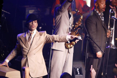 El cantante norteamericano Prince falleció este jueves 21 de abril en su domicilio del condado de Carvery (Minesota), a los 57 años de edad, según confirmó su publicista.