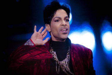 El cantante norteamericano Prince falleció este jueves 21 de abril en su domicilio del condado de Carvery (Minesota), a los 57 años de edad, según confirmó su publicista.