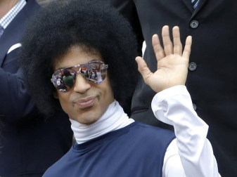 El cantante norteamericano Prince falleció este jueves 21 de abril en su domicilio del condado de Carvery (Minesota), a los 57 años de edad, según confirmó su publicista.