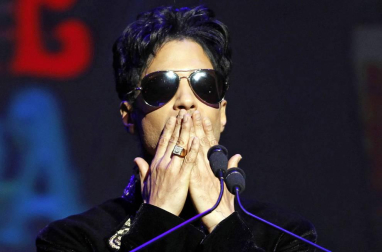 El cantante norteamericano Prince falleció este jueves 21 de abril en su domicilio del condado de Carvery (Minesota), a los 57 años de edad, según confirmó su publicista.