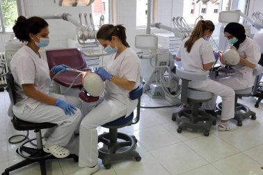 El Centro Integrado de FP Escuela Sanitaria Técnico Profesional de Navarra – ESTNA.
