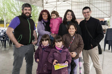 'El gran Carlini' de la compañía catalana Justo Thaus, fue una de las primeras propuestas de la vigésimo segunda edición del Festival Internacional de Títeres de Barañáin que se celebró del 6 al 8 de mayo y que contó con la presencia de titiriteros de países como Argentina, Francia o Italia. Además de las actuaciones en directo, este evento ofreció en las semanas anteriores otras actividades como exposiciones en la Casa de Cultura, sesiones guiadas y cuentacuentos con escolares de Barañáin o concursos de creación de títeres y sus historias.