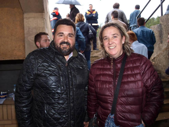 Más de dos mil personas se acercaron al campo del fútbol del CD Tudelano para presenciar el último partido en casa antes de los Play Off, encuentro que la directiva del club ribero decidió que fuera de “ayuda al club”. En el campo, el equipo de la capital ribera se enfrentó contra el UD Logroñés en un partido en el que las defensas se impusieron a las delanteras y que finalizó sin goles. Un empate que permite al club sumar ya 22 partidos sin conocer la derrota. Los tudelanos vivieron con intensidad en las gradas esta última sesión de fútbol antes de que comiencen los emocionantes cruces que pueden llevar al equipo, por primera vez en su historia, a Segunda División A.
