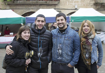 Dicastillo acogió un año más la fiesta en honor a este preciado manjar. El Ayuntamiento de la localidad junto al Consorcio Turístico de Tierra Estella fueron los encargados de organizar el evento, cuyo acto más esperado fue la degustación popular, al que acompañó el Certamen de Espárrago, que ha alcanzado su vigésima edición, y el XVIII Mercado de Productos Artesanos Agroalimentarios.