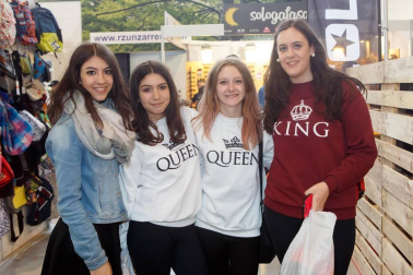 Del 6 al 8 de mayo, Refena acogió por cuarto año consecutivo la mayor feria outlet de Navarra, con descuentos anunciados del 70%, 80% y 90% en primeras marcas de moda, deporte, infantil, urban, surf, snow, etc. La oferta se completó con zona gastronómica y diferentes promociones y sorteos. Los que se animaron a visitar la feria se encontraron con casi 300 stands en los que se pusieron a la venta hasta 250.000 artículos en stock.