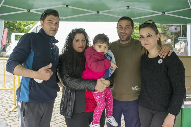 Los vecinos de Allo disfrutaron de unas animadas fiestas en honor a San Isidro. Las cámaras de ¡Click! se acercaron la mañana del sábado 14 de mayo, jornada en la que se celebró una carrera solidaria en favor de Asorna (Asociación de Personas Sordas de Navarra), además de una degustación de migas y la actuación de la Batukada 'La Farruka'.