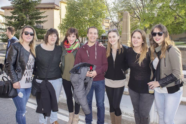 Los vecinos de Allo disfrutaron de unas animadas fiestas en honor a San Isidro. Las cámaras de ¡Click! se acercaron la mañana del sábado 14 de mayo, jornada en la que se celebró una carrera solidaria en favor de Asorna (Asociación de Personas Sordas de Navarra), además de una degustación de migas y la actuación de la Batukada 'La Farruka'.